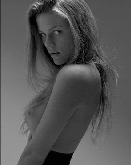 Brooklyn Decker Naked Boobs Brooklyn Decker Naked Boobs