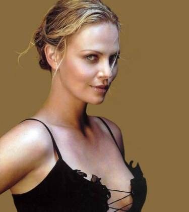 Charlize Theron Hollywood Nude Actress Moti Boobs XXX HD Photos