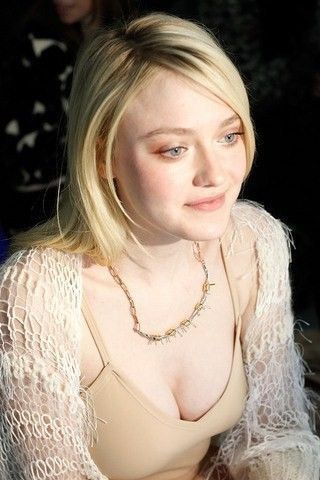 Dakota Fanning Nude Pics Naked Images Dakota Fanning Nude Pics Naked Images