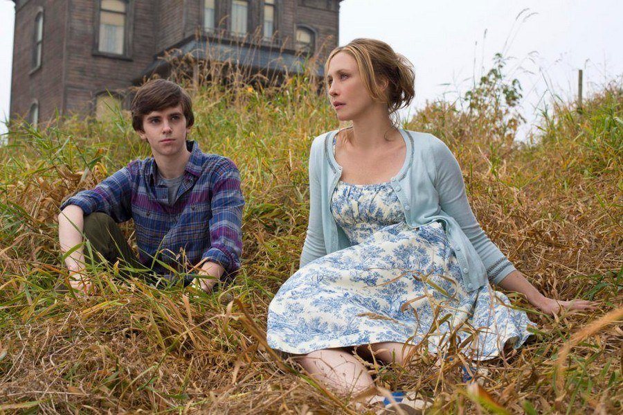 Freddie Highmore Bates Motel Freddie Highmore Bates Motel