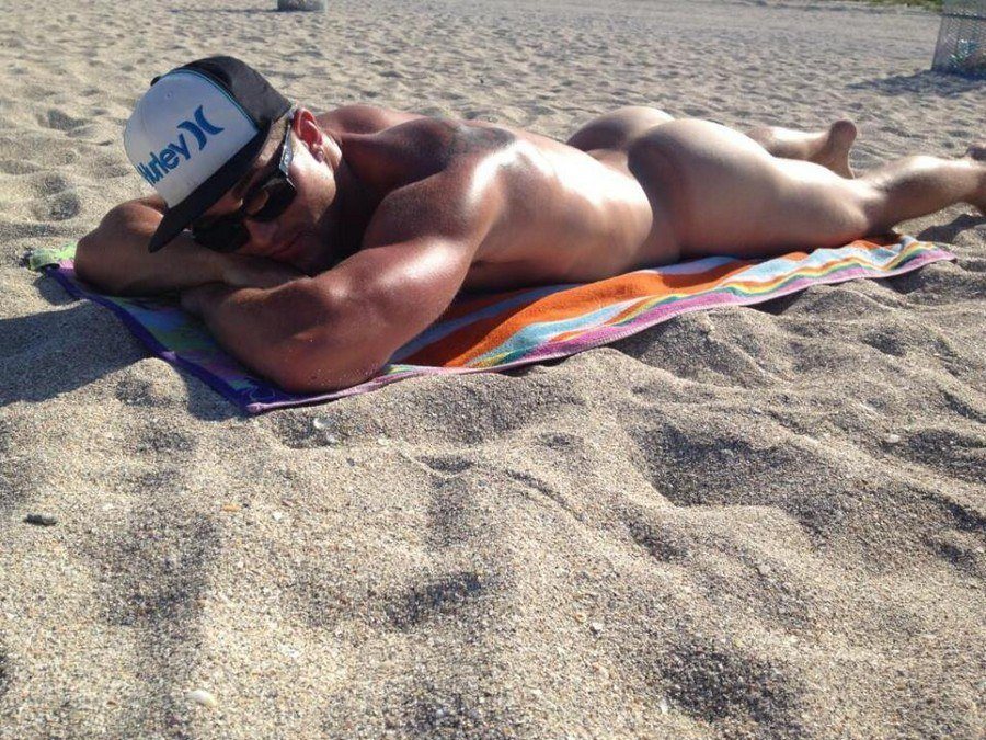 Gay Bubble Butt On Beach Gay Bubble Butt On Beach
