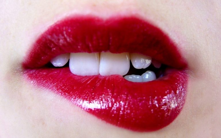 Hot Red Lips