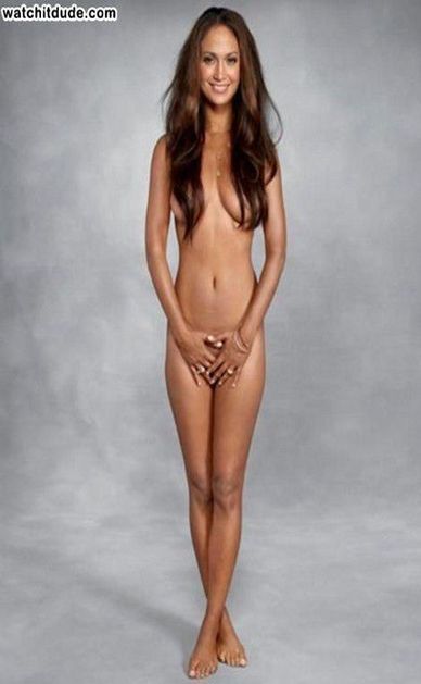Jennifer Lopez Completely Nude Covers Her Pussy