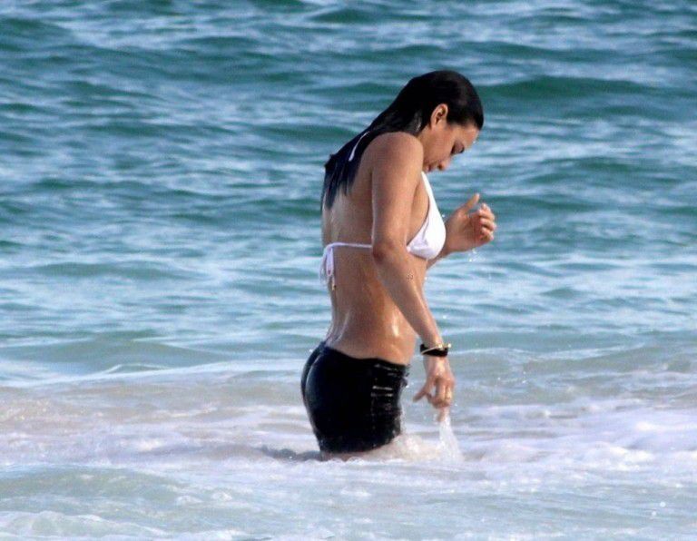 Michelle Rodriguez Nude Sexy Ass Wet Shirt