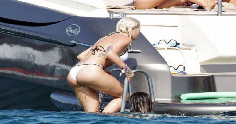 Rita Ora Sexy White Bikini Hot Ass Rita Ora Sexy White Bikini Hot Ass