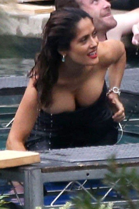 Salma Hayek Topless Busty Cleavage Salma Hayek Topless Busty Cleavage