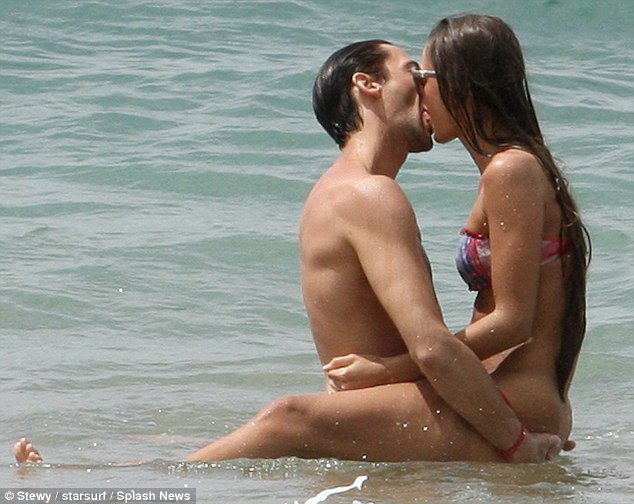 Adrien Brody And Lara Lieto Beach Adrien Brody And Lara Lieto Beach