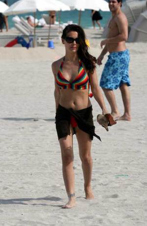 Alyssa Milano Bikini Alyssa Milano Bikini