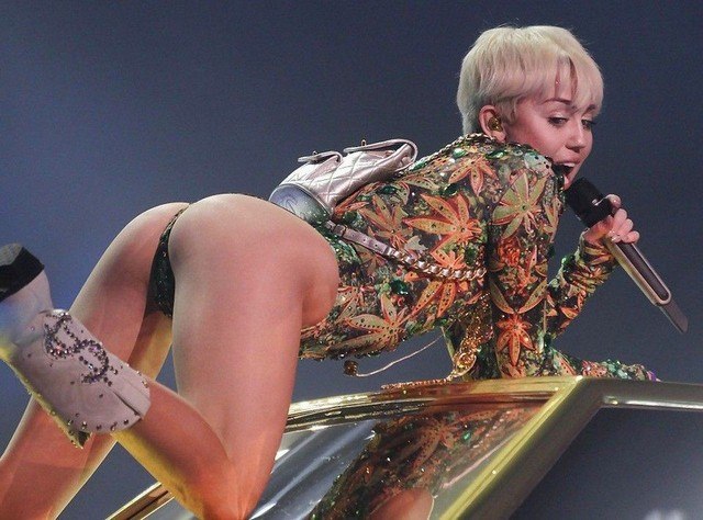 Bangerz Miley Cyrus Nude
