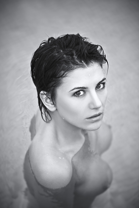 Black And White Pic Of Gorgeous Babe Black And White Pic Of Gorgeous Babe