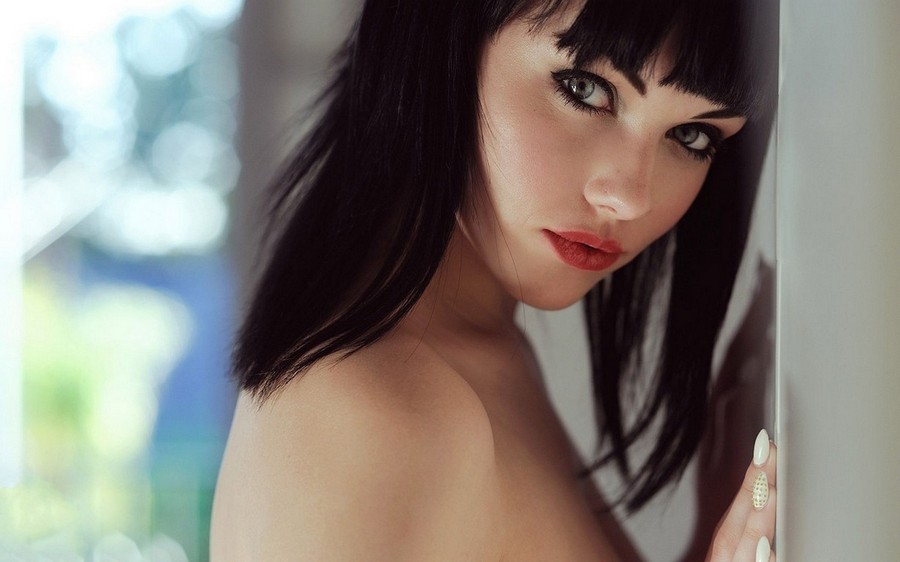 Brunette Girl Mellisa Clarke Model