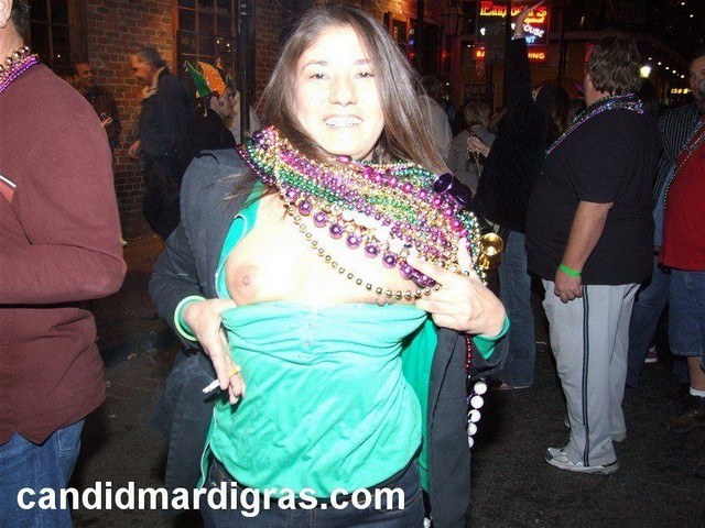 Candid Mardi Gras Girls Flashing Panties