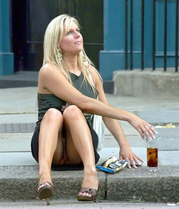 Celebrity No Panty Oops