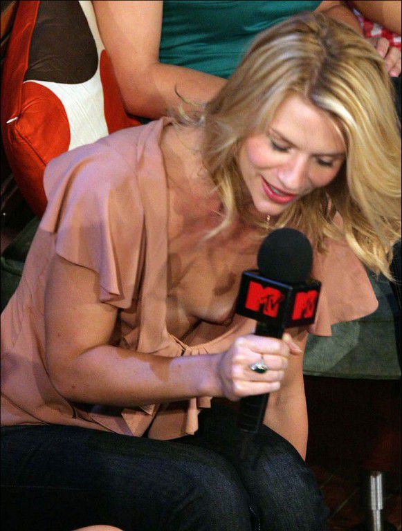 Claire Danes Nipple Slip Claire Danes Nipple Slip
