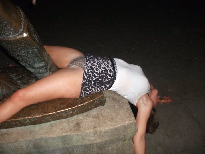 Drunk Girls Upskirt Drunk Girls Upskirt