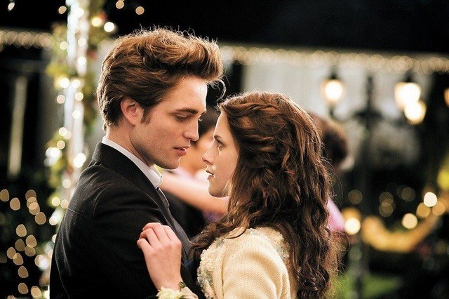 Edward And Bella Dancing Edward And Bella Dancing