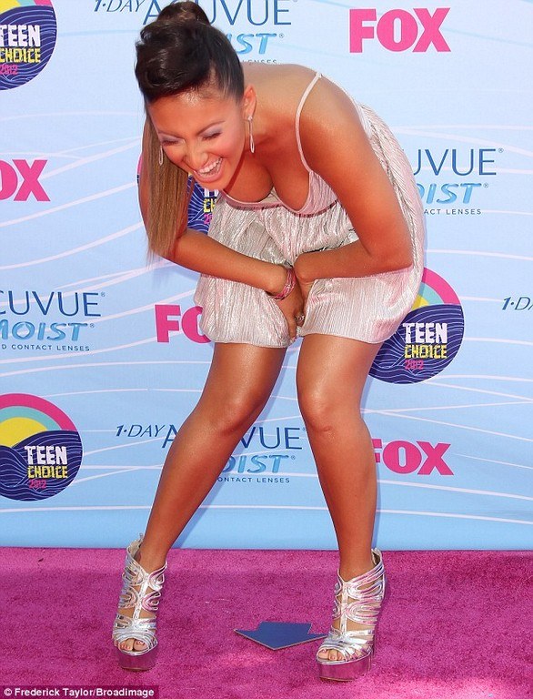 Francia Raisa Wardrobe Malfunction
