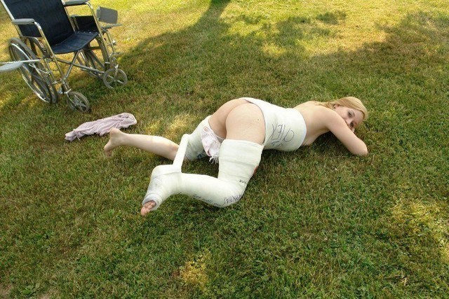 Full Body Cast Girl