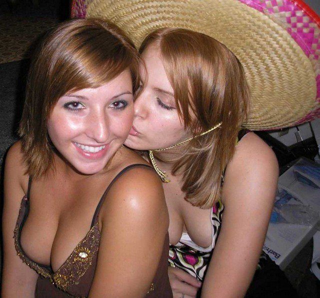 Hot College Girls Downblouse Hot College Girls Downblouse