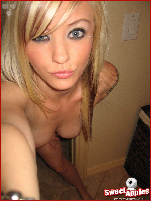 Hot Naked Blonde Amateurs