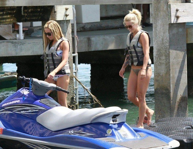 Hough Julianne Miami Ashley Tisdale Hough Julianne Miami Ashley Tisdale