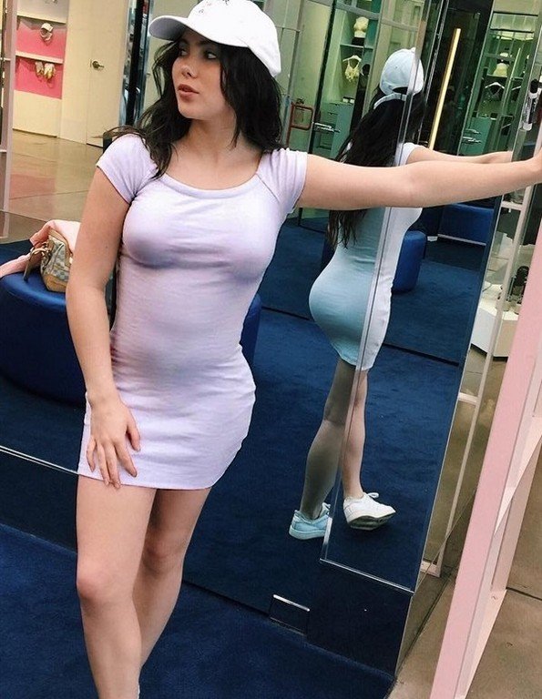 Iggy Azalea Vs Mckayla Maroney All White Booty Battle Iggy Azalea Vs Mckayla Maroney All White Booty Battle
