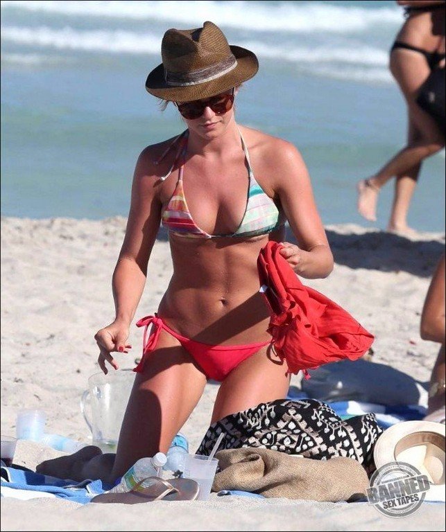 Julianne Hough Nina Dobrev Bikini Julianne Hough Nina Dobrev Bikini