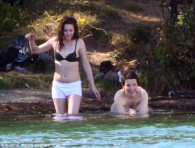 Rachel Bilson Nude Playboy