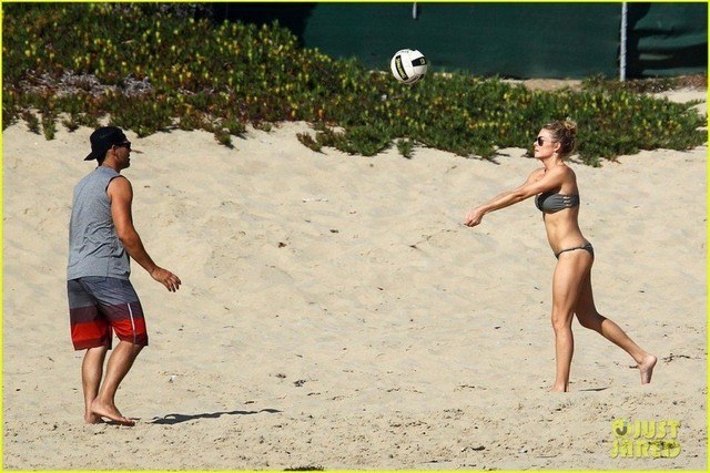 Leann Rimes Beach Bikini Leann Rimes Beach Bikini