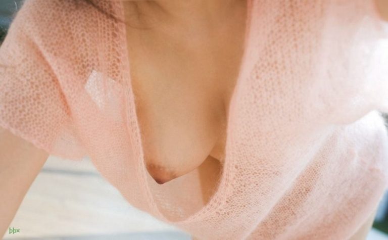 Milf Downblouse Nip Slip Milf Downblouse Nip Slip
