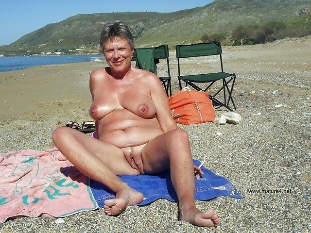 Naked Mature Women Sunbathing