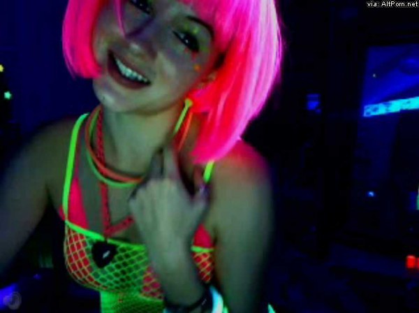 Naked Rave Girl Porn