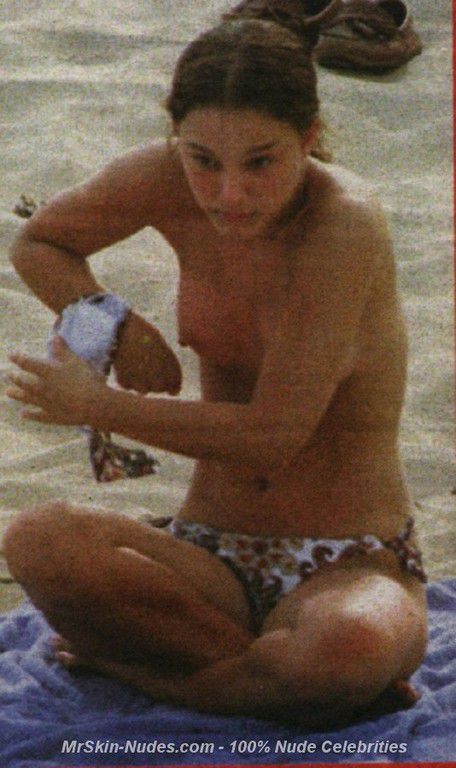 Natalie Portman Nip Slip