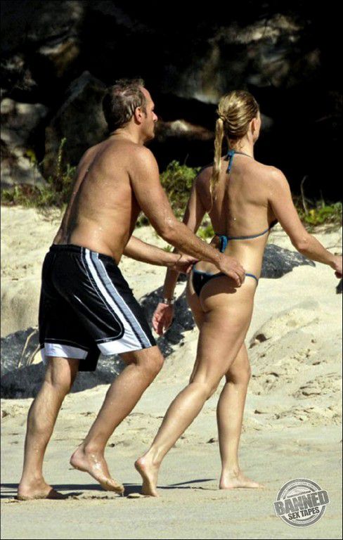 Nicollette Sheridan Thong