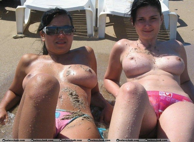 Nude Amateur Topless And Cameltoe On Beach Nude Amateur Topless And Cameltoe On Beach