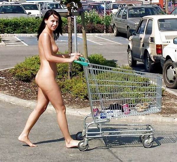 Nude Women At Walmart Shopping Nude Women At Walmart Shopping