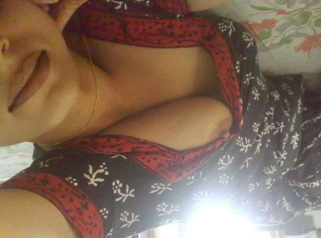 Pakistani Hot Aunty Boobs Pakistani Hot Aunty Boobs