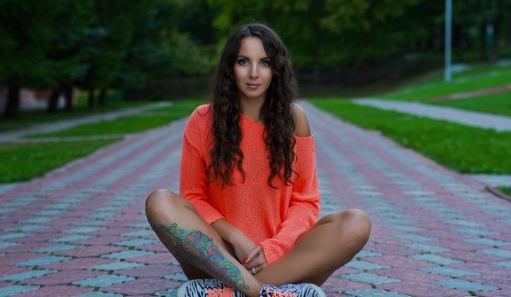 Park Beautiful Girl Sitting Legs Tattoo View Park Beautiful Girl Sitting Legs Tattoo View