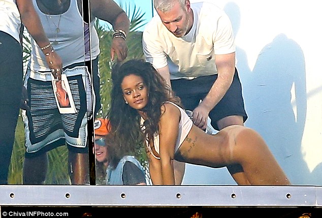 Rihanna Naked Photo Shoot Rihanna Naked Photo Shoot