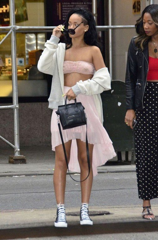 Rihanna Nude Pic Rihanna Nude Pic