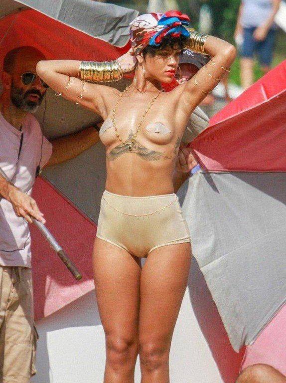 Rihanna Nude Tits Cameltoe Hd Images Rihanna Nude Tits Cameltoe Hd Images