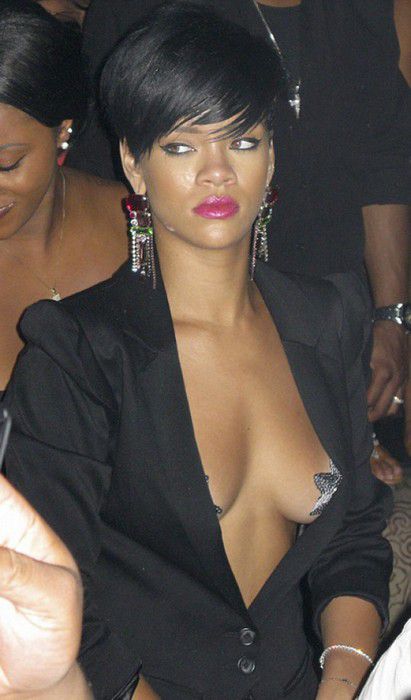 Rihanna Wardrobe Malfunction Rihanna Wardrobe Malfunction