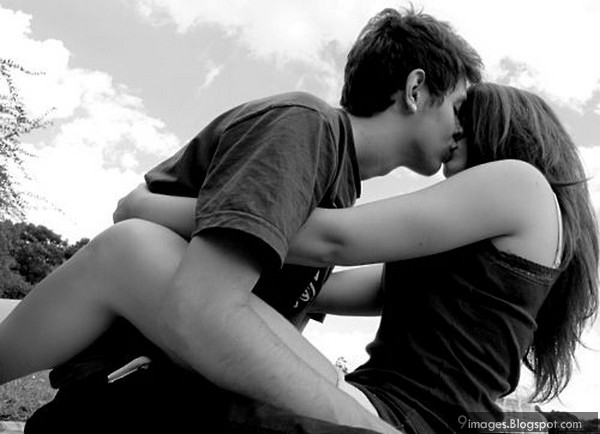 Romantic Teen Couples Kissing Romantic Teen Couples Kissing