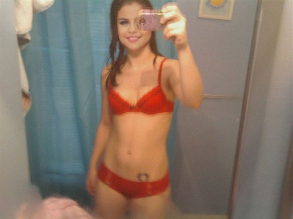 Selena Gomez Bra And Panties Selena Gomez Bra And Panties