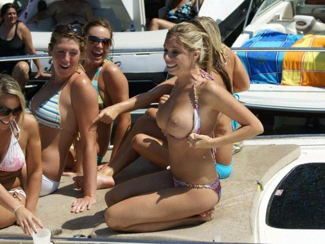 Spring Break Girls Flashing Tits Spring Break Girls Flashing Tits