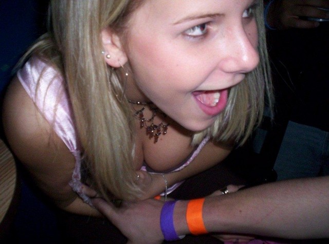 Teen Down Shirt Blouse Cleavage