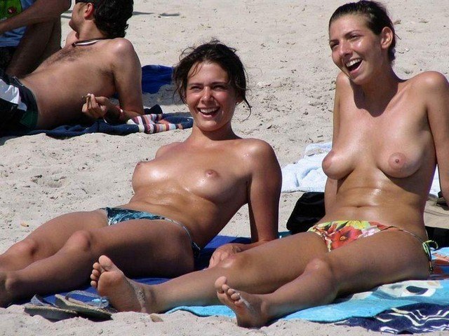 Topless Beach Babes Topless Beach Babes