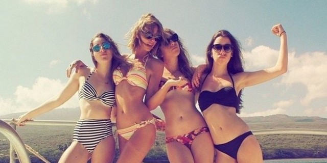 2015 Taylor Swift Bikini 2015 Taylor Swift Bikini